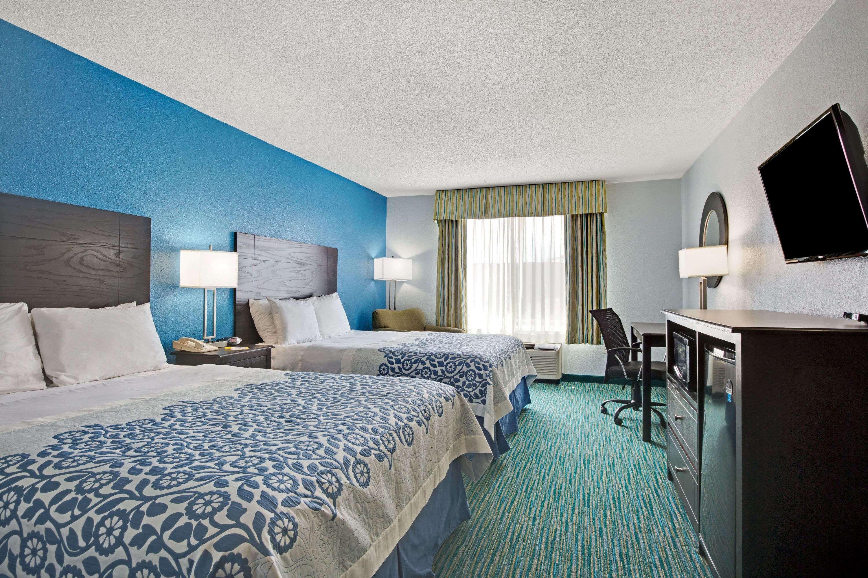 Days Inn By Wyndham Dallas Garland West Exterior foto