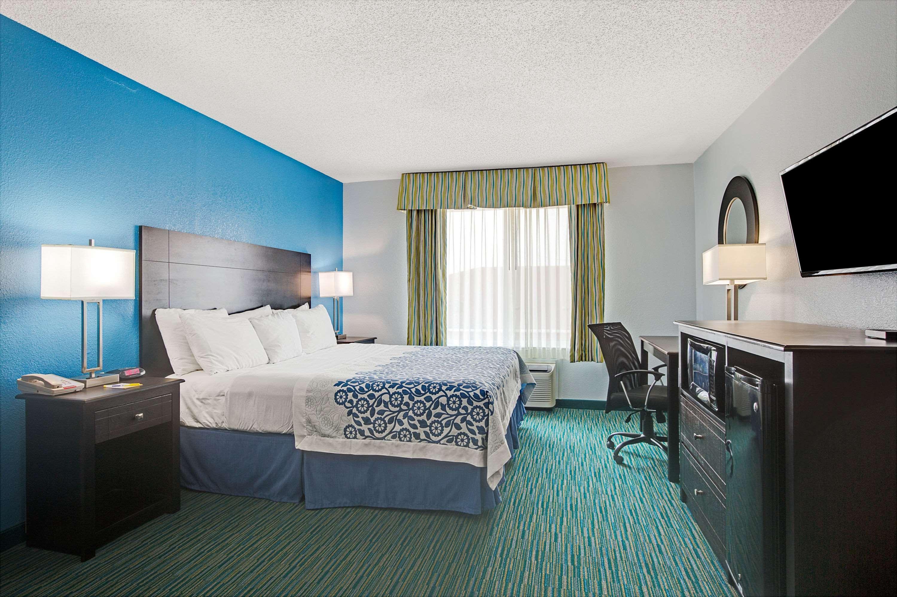 Days Inn By Wyndham Dallas Garland West Exterior foto
