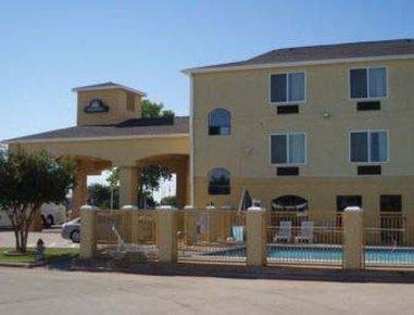 Days Inn By Wyndham Dallas Garland West Exterior foto